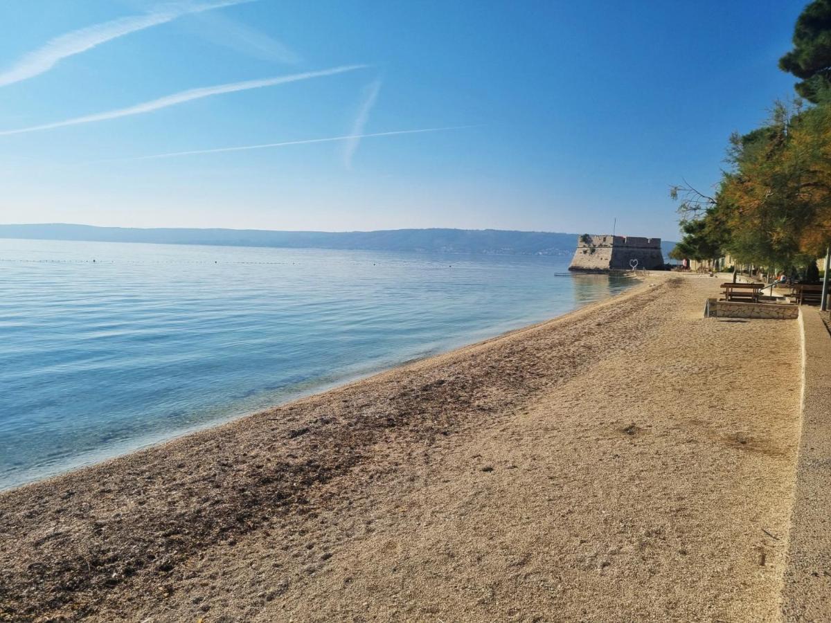 Beach House Oasis Villa Livak Каштела Экстерьер фото